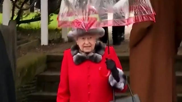 cbsn-fusion-queen-elizabeth-ii-faux-fur-thumbnail-396037-640x360.jpg 