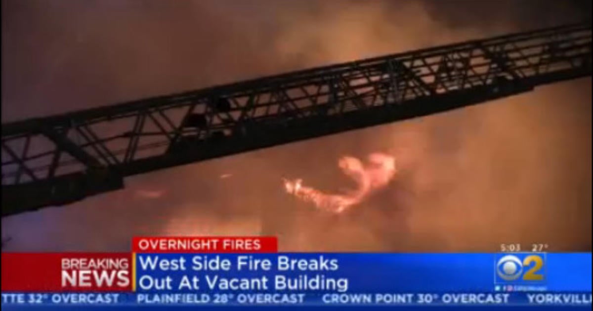 Vacant Building Catches Fire On West Side - CBS Chicago