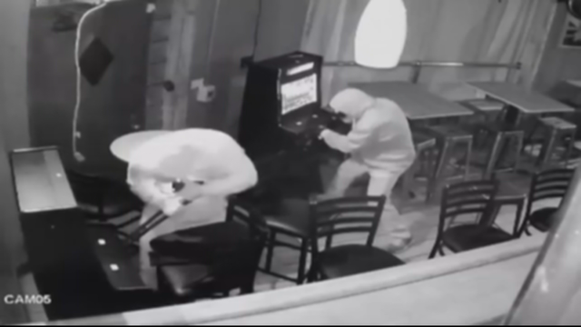 PIZZA-PUB-BURGLARY_frame_3267.png 