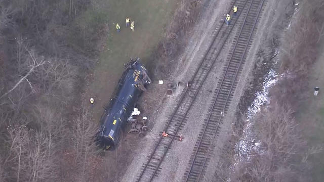 fayette-county-train-derailment.jpg 