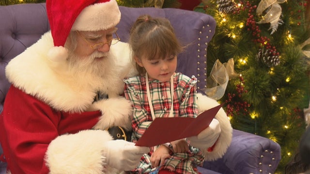 SIGN LANGUAGE SANTA 5PKG_frame_1604 