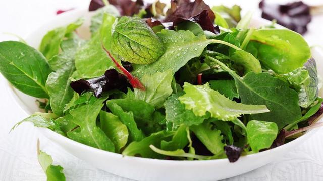 cbsn-fusion-salad-recall-possible-ecoli-contamination-today-2019-11-21-thumbnail-410961-640x360.jpg 