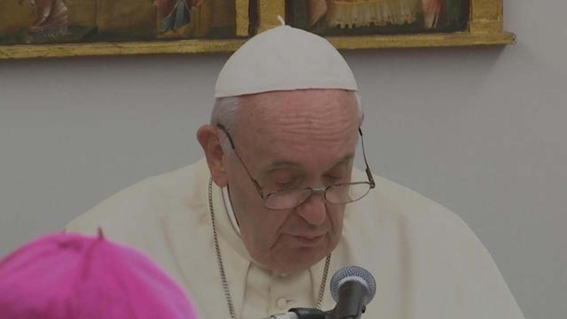 Pope in good general condition after surgery to remove intestinal scar  tissue repair hernia  WKRN News 2