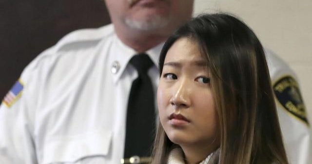 Kadın, erkek arkadaşını kendini öldürmek için sürmekten suçlu olmadığını iddia ediyor