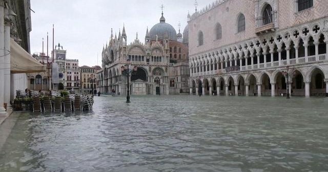 Waters in Venice rise again after damaging floods