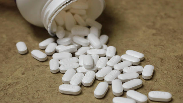 Prescription painkiller Hydrocodine Bitartrate and Acetaminopohen, 7.5mg/325mg pills, made by Mallinckrodt sit on a counter at a local pharmacy 