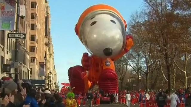 cbsn-fusion-2019-macys-thanksgiving-day-parade-balloons-floats-new-york-city-thumbnail-415808-640x360.jpg 