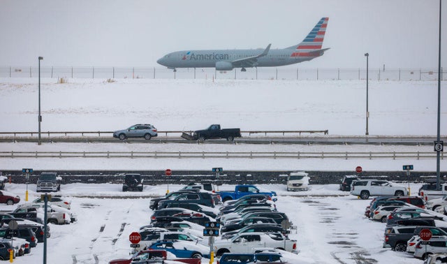 Late November Storm System In Denver Area Brings Snow And Snarls Air Traffic Ahead Of Busy Holiday Travel Days