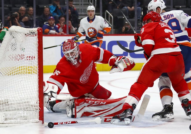 New York Islanders v Detroit Red Wings 