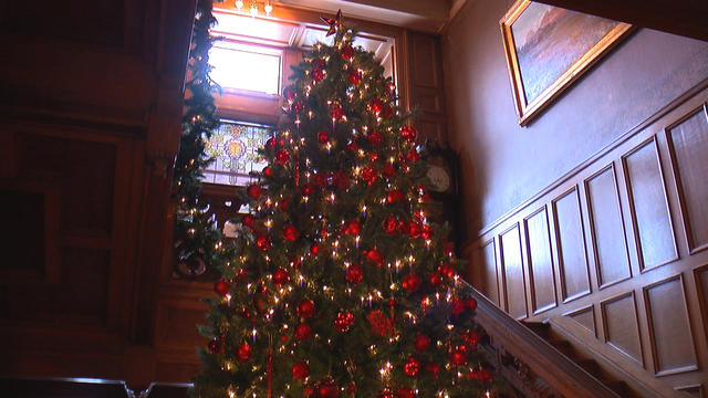 Govenors-Mansion-Christmas-Tree.jpg 