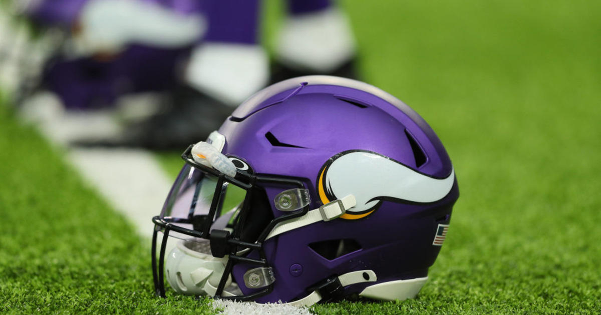 Minnesota Vikings cornerback Mackensie Alexander looks on during News  Photo - Getty Images