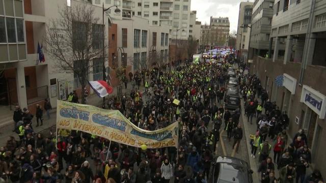 1208-en-parisprotests-cobbe-1990835-640x360.jpg 