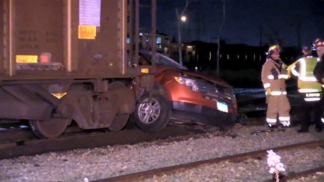 Train_Hits_Car_In_Whiting_1208.jpg 