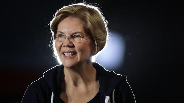 Democratic Presidential Candidate Sen. Elizabeth Warren Campaigns In Iowa 