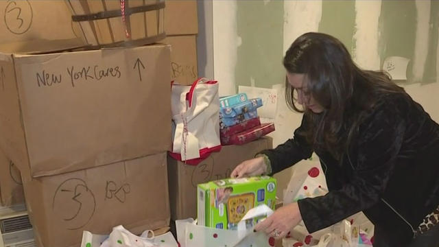 Bronx-Mother-Collecting-Toys-For-Shelter-Families.jpg 