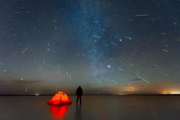 Gemini meteor shower 2018 over lake in Erenhot, Inner Mongolia, China 