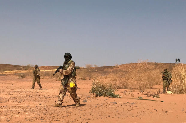 FILE PHOTO: Nigerien commandos simulate a raid on a militant camp during the U.S. sponsored Flintlock exercises in Ouallam 