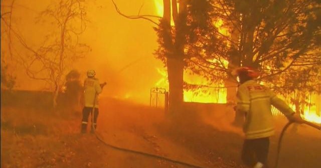 Australia declares emergency as wildfires continue to rage