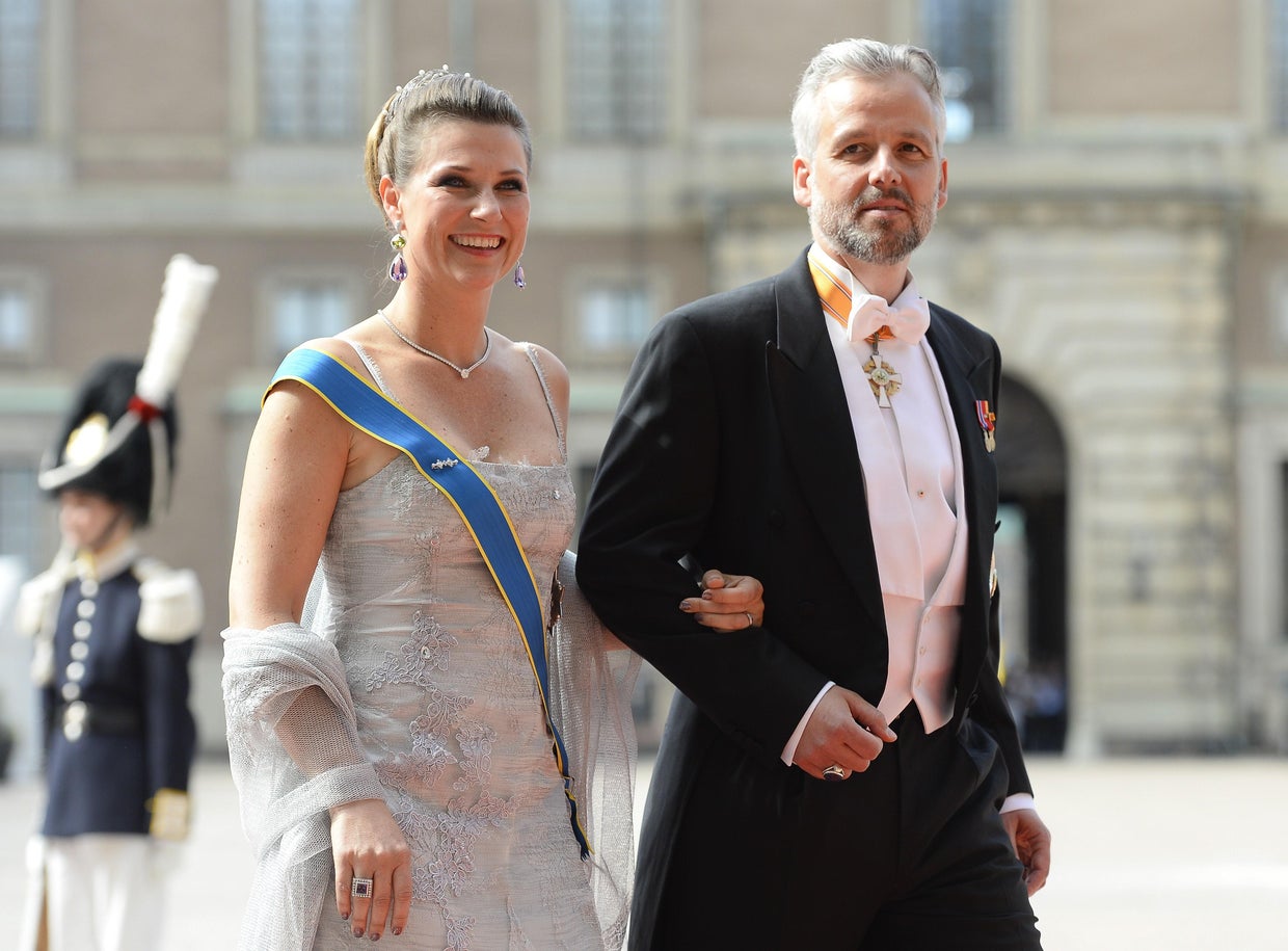 SWEDEN-ROYAL-WEDDING-ARRIVALS 