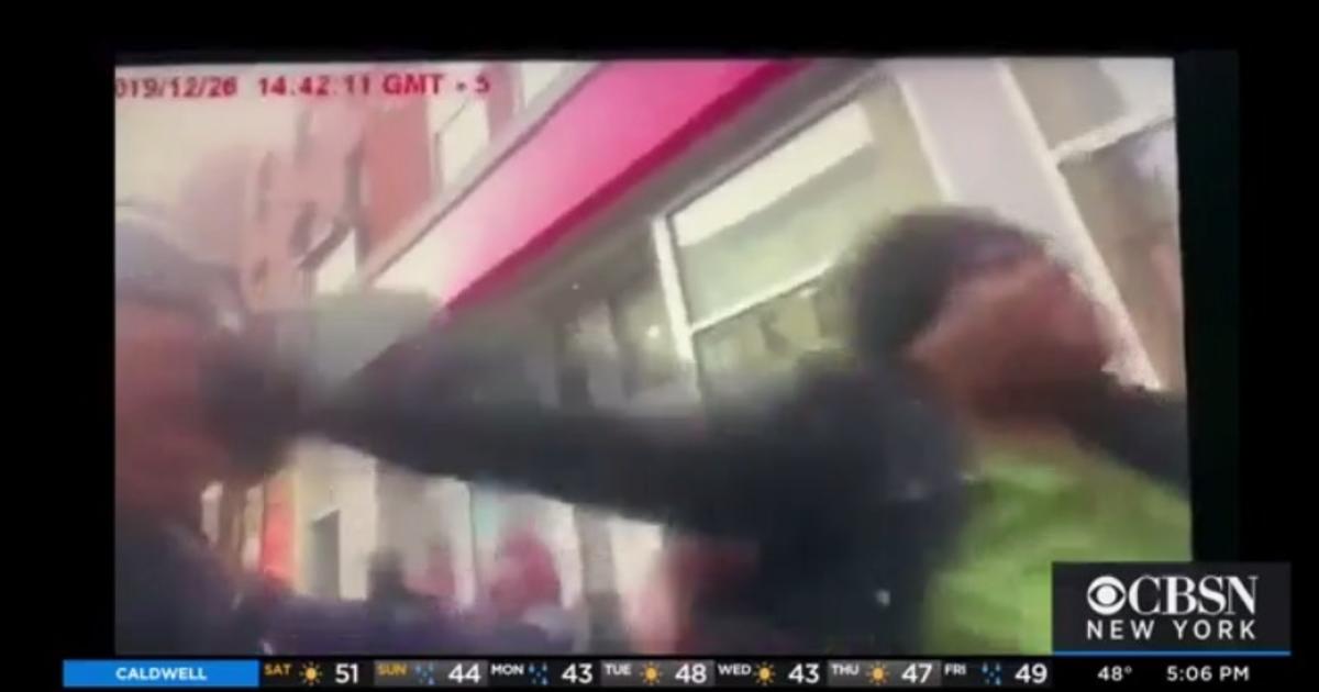 Caught On Camera Nypd Officer Sucker Punched By Suspect In Brooklyn Attacker Already Released 