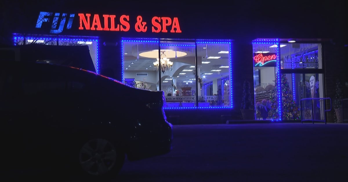 Police Nail Salon Owner, Family Tied Up, Held At Gunpoint During(02)