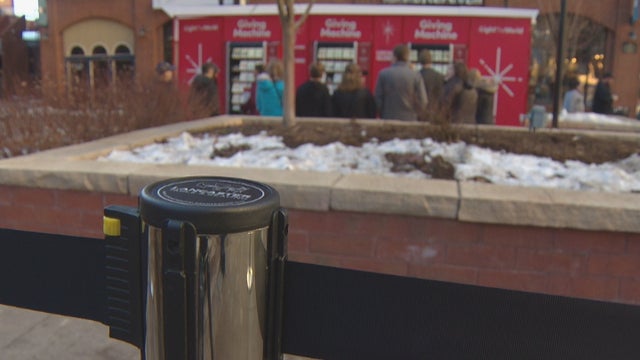 GIVING MACHINES_frame_522 