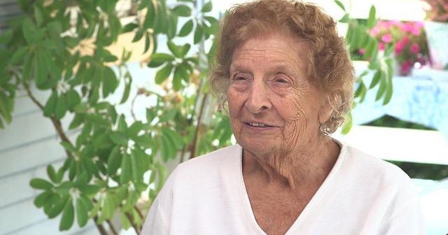 98-year-old swimmer refuses to slow down
