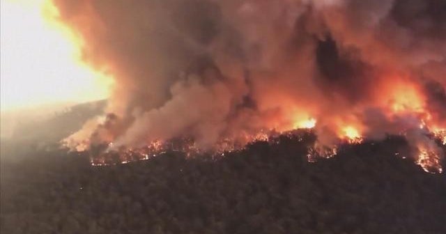 Australia wildfires kill at least 19, force thousands to evacuate