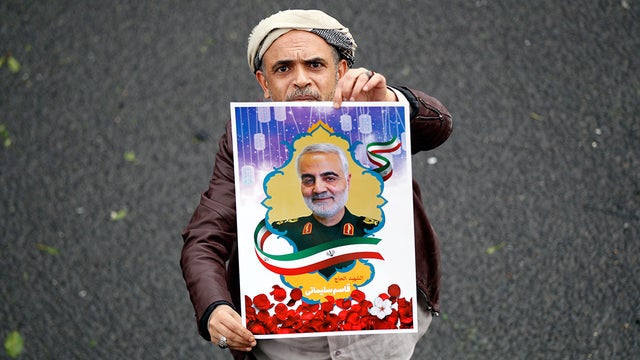 soleimani-supporter-1192192539.jpg 