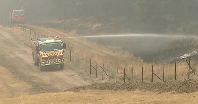 Thousands left homeless in Australia as new fires threaten