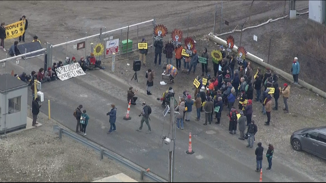 lns-PES-Refinery-Protest-Chopper-1-10-20_frame_36810.png 