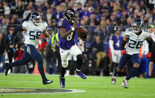 Baltimore, United States. 01st Dec, 2019. Baltimore Ravens tight end Mark  Andrews (89) celebrates a 20-yard touchdown pass against the San Francisco  49ers during the first half of an NFL game at