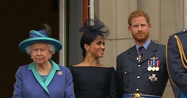 Queen Elizabeth takes personal tone in Harry-Meghan statement
