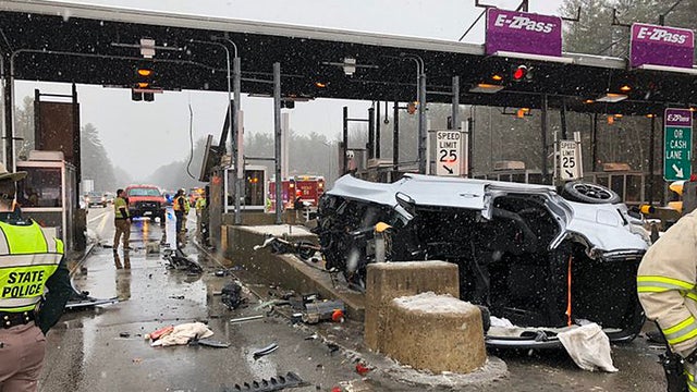 ROCHESTER-NH-TOLL-BOOTH-CRASH-1.jpg 