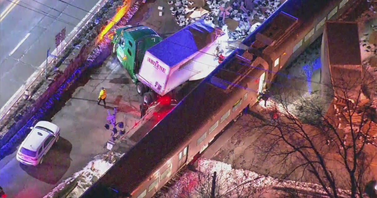 Caught On Camera: Metro-North Train Strikes Tractor-Trailer In Rockland ...