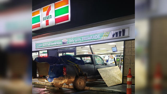 car-crashes-into-7-eleven-store.jpg 
