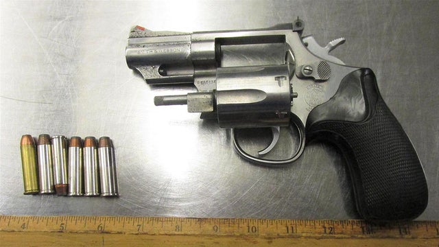 tsa-4th-airport-gun-2020-.jpg 