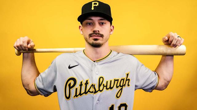 The Pirates have unveiled their City Connect uniforms (via @ pittsburghpirates)