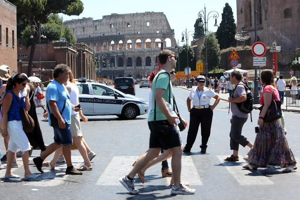 Rome To Ban Private Traffic In Via dei Fori Imperiali 
