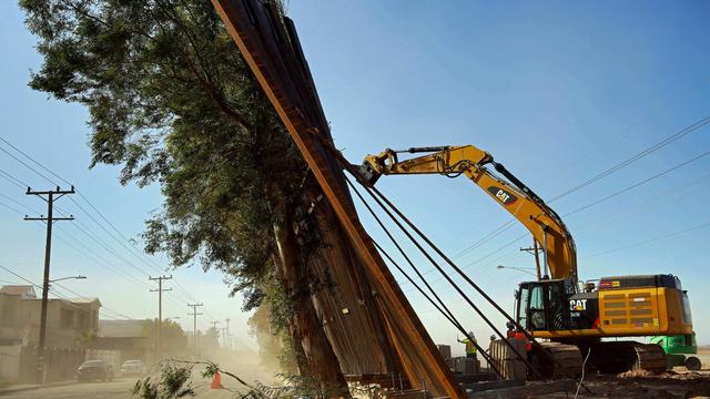 MEXICO-US-BORDER-WALL 