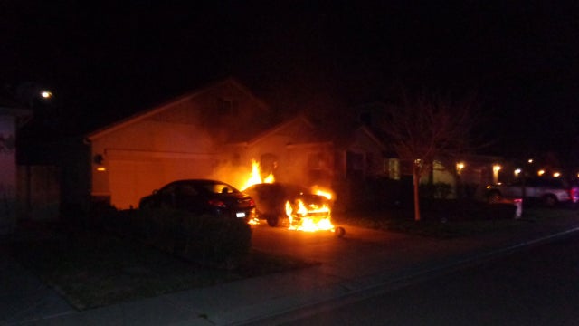 manteca-car-fire-arson.jpg 
