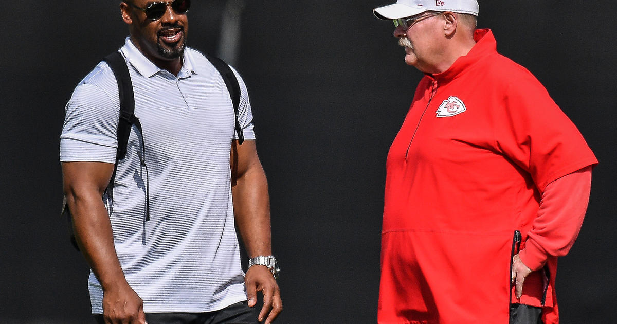 WTF! EX-EAGLE MCNABB SHOULD BE IN HOF, EX-BIRDS COACH REID SAYS