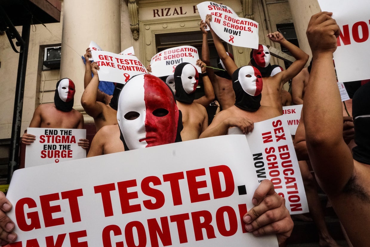PHILIPPINES-HEALTH-HIV-OFFBEAT 