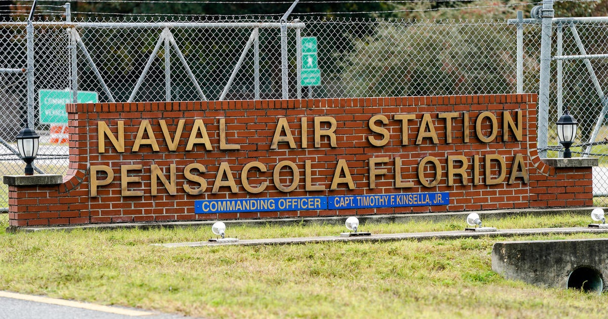 Authorities find no sign of shooter after responding to Florida naval base