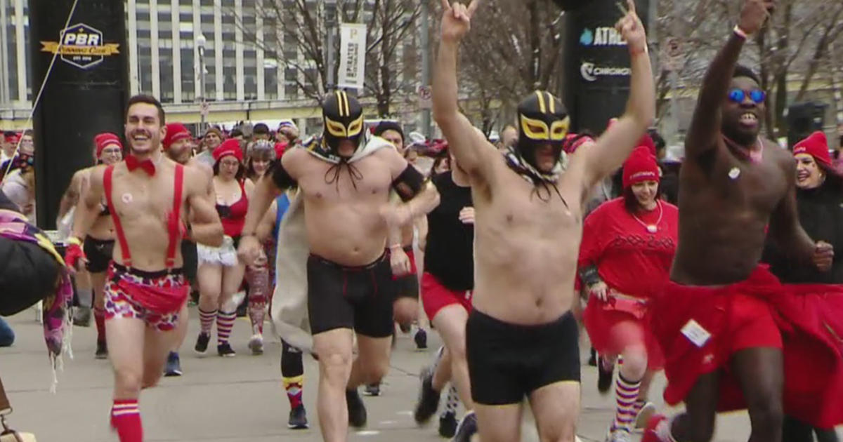 Hundreds Run Around Pittsburgh In Their Underwear For Cupid's Undie Run -  CBS Pittsburgh