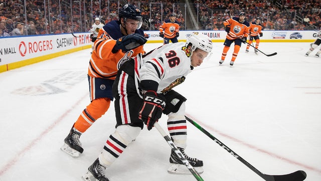 Blackhawks_Oilers_GettyImages-1200211908.jpg 