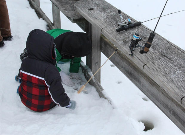 ice-fishing-michigan-winter-festival-620.jpg 