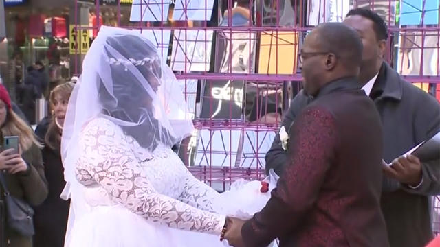 Times-Square-Wedding.jpg 