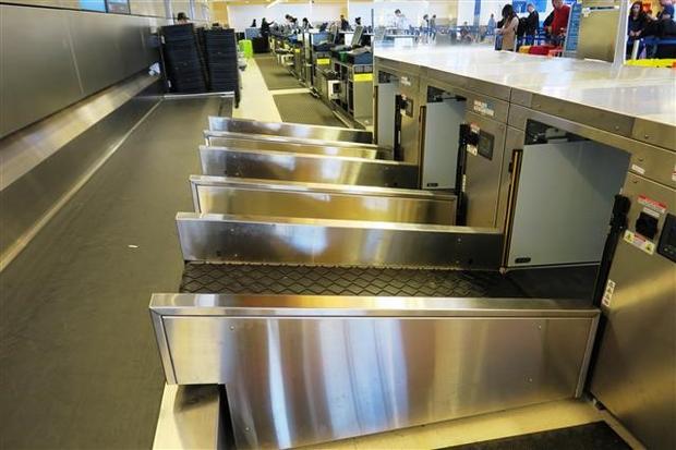 LAX Begins Using Self-Service Luggage Check-In System 