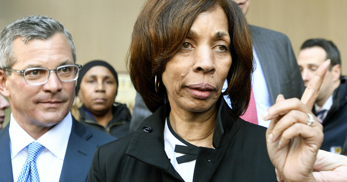 Former Baltimore Mayor Catherine Pugh Released From Prison Early - CBS ...